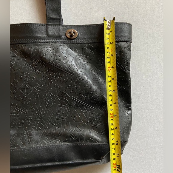 Frederic M black leather tote shopping bag etched pattern, turn lock clasp - Picture 7 of 8